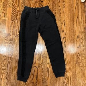 Lululemon special edition scuba pants, size 4 black